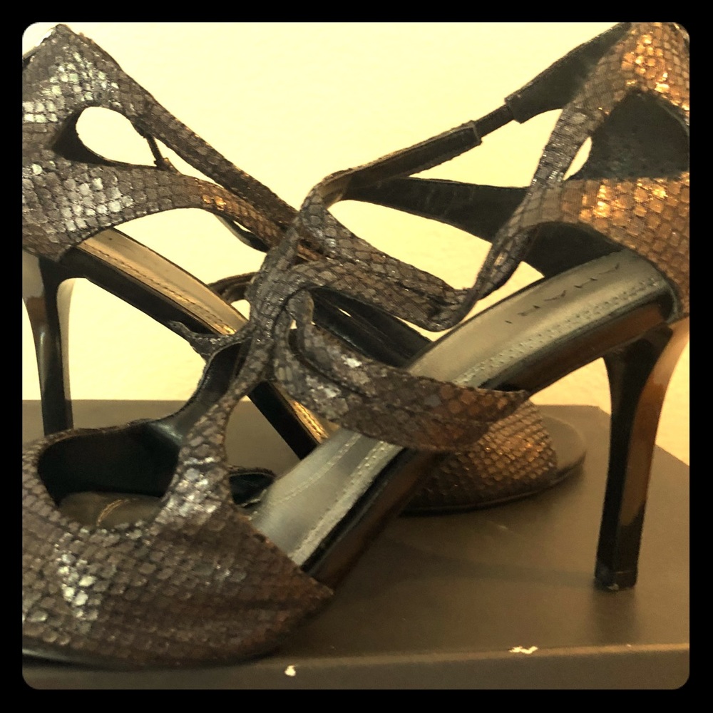 High Heeled Women’s Tahari Snake Shoes OBO Black